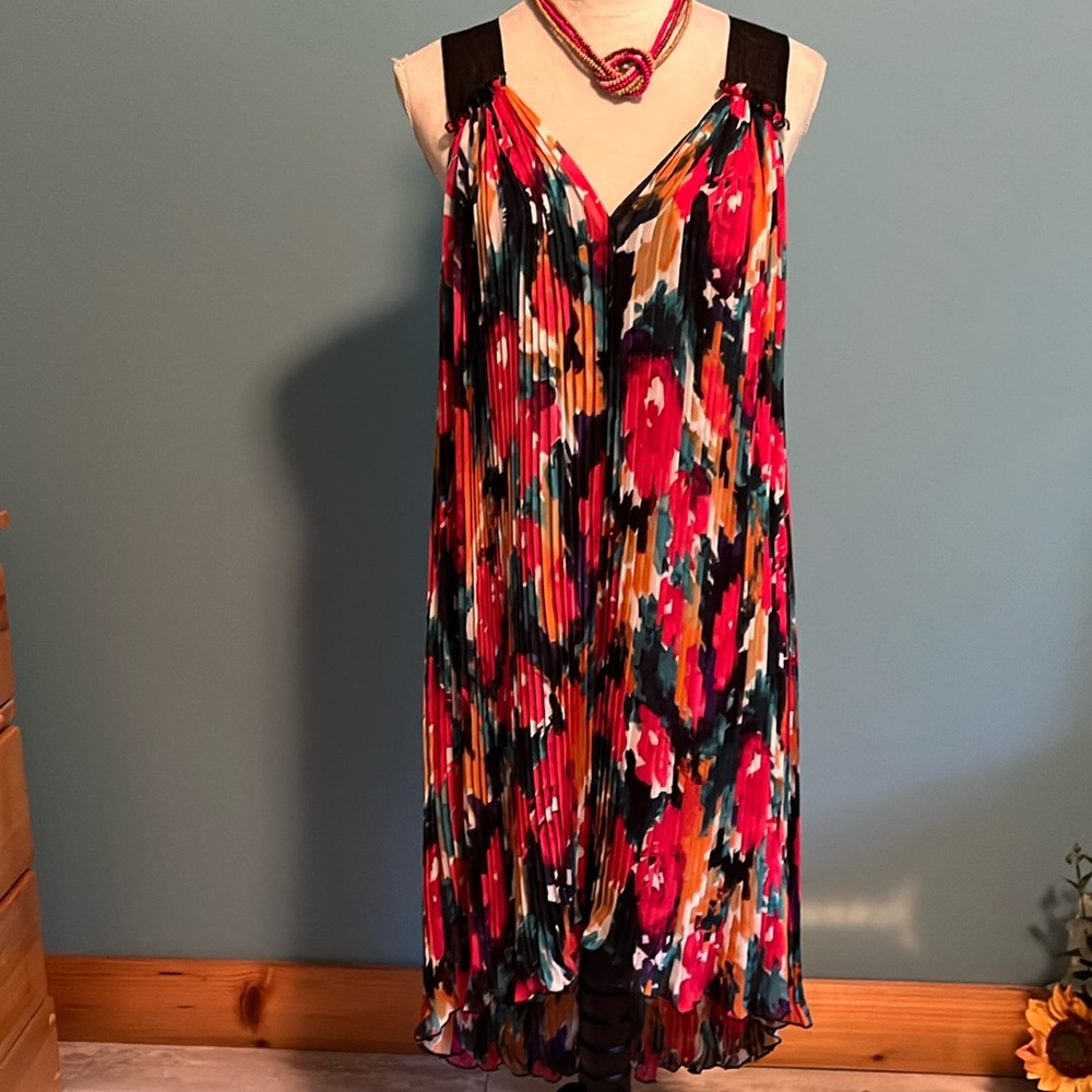 Allen B by Allen Schwartz V-neck, sleeveless black floral dress Sz 8 w/necklace
